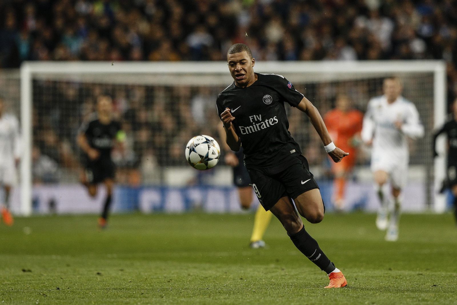 夜晚只属于胜者（黑夜只向胜者低头）