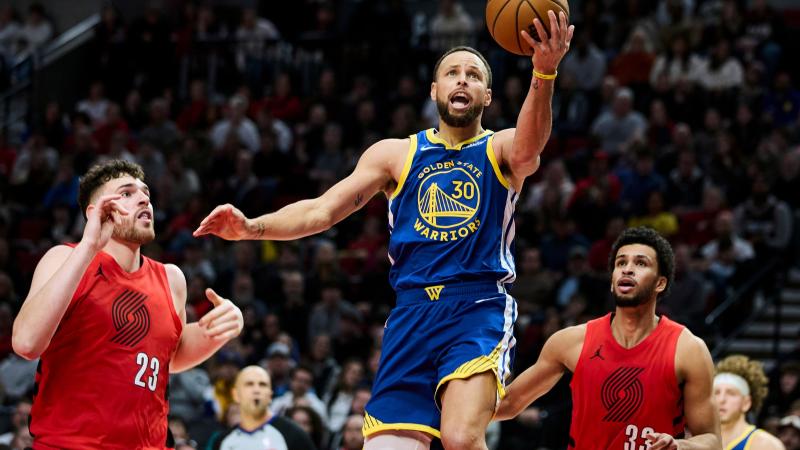 詹姆斯篮下强打稳定胜局（詹姆斯内线强攻锁定胜局）