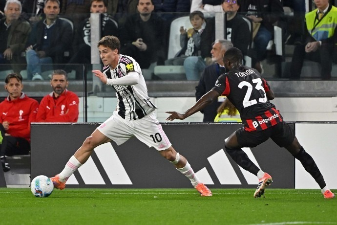 罗体：罗马尼奥利和贡多齐对裁判不满，但不会被停赛最多罚款（罗体：罗马尼奥利与贡多齐对判罚不满，预计无停赛，仅可能被罚款）