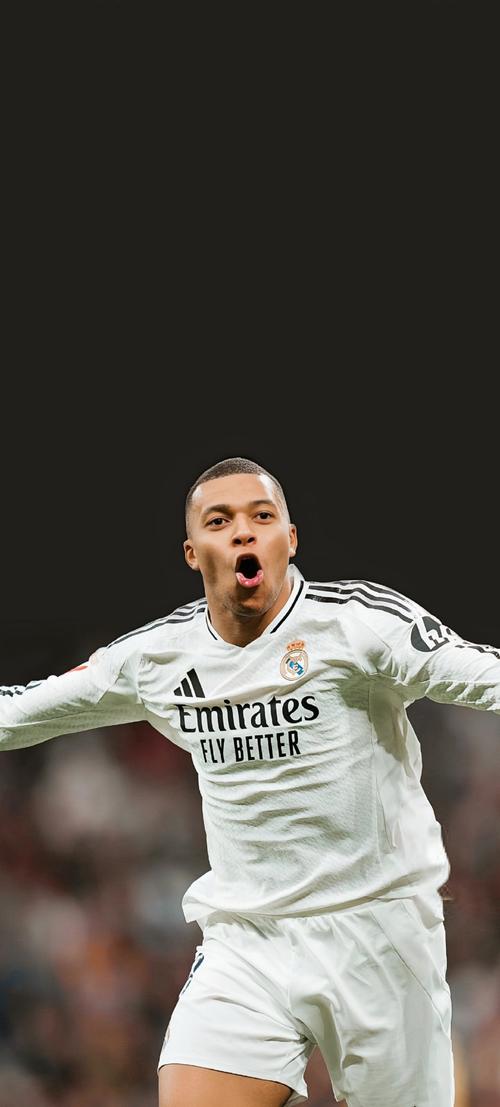 半场：拜仁2-2弗赖堡，卡尔、奥利塞分别传射，铃木唯人进球（半场战报：拜仁2-2弗赖堡，卡尔与奥利塞各传一射，铃木唯人破门）