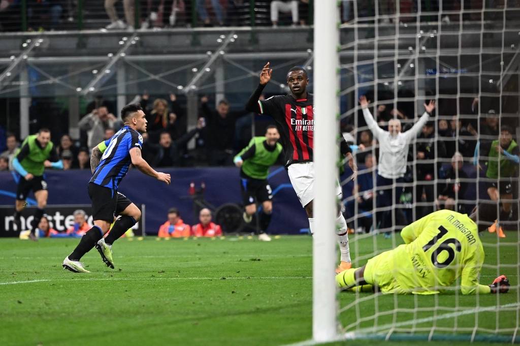 跑位比运球更重要（跑位才是关键，胜过运球）