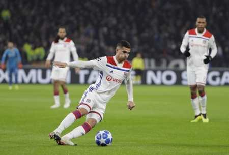 张琳芃：中超夺冠已成为过去，全力以赴打好明天的亚冠比赛（张琳芃：联赛冠军已翻篇，明日亚冠全力争胜）