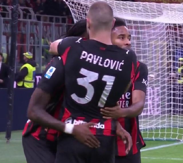 官方：斯坦科维奇从莫斯科斯巴达下课；事前曾用三种语言攻击记者（官方宣布：斯坦科维奇被解任莫斯科斯巴达主帅，此前曾以三种语言怒怼记者）