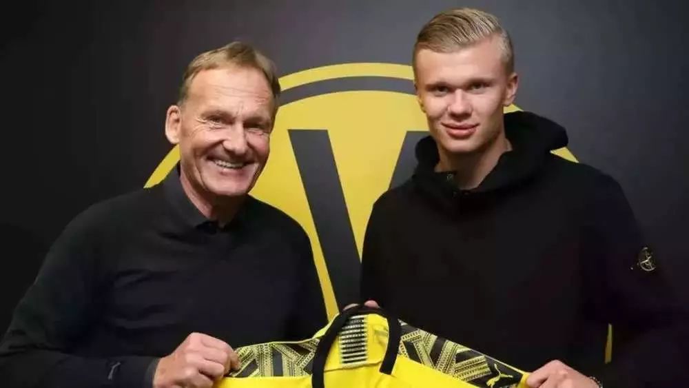 半场战报：博洛尼亚1-2克雷莫内塞，奥尔索利尼点射，瓦尔迪、帕耶罗破门（半场综述：博洛尼亚1-2落后克雷莫内塞，奥尔索利尼点球命中，瓦尔迪、帕耶罗建功）