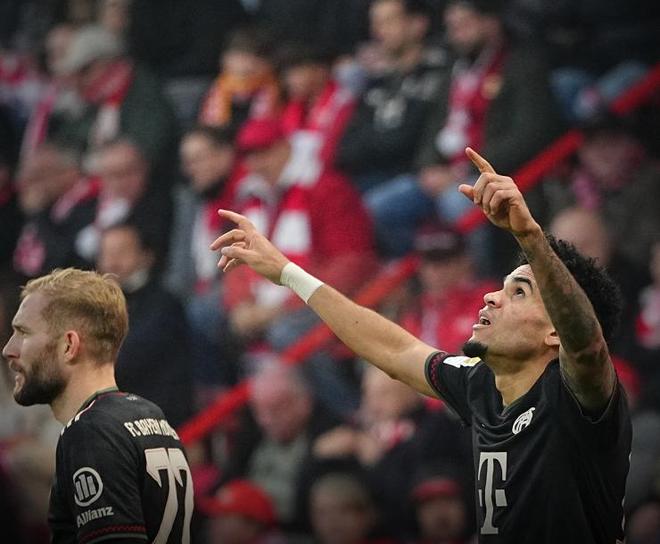 坎比亚索：我更习惯于踢右路；在尤文不赢球大家看一切都消极（坎比亚索：更适应右路；尤文不胜时外界评价倾向负面）