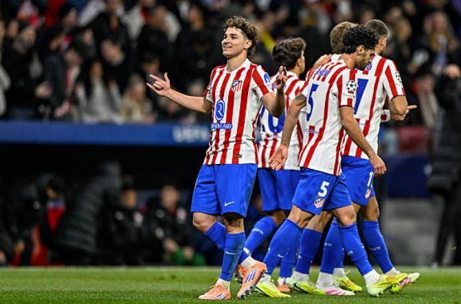 法兰克福总监：计划在冬窗期间与格策谈续约，他对我们很重要（法兰克福总监：冬窗将与格策商议续约，球队视他为关键人物）