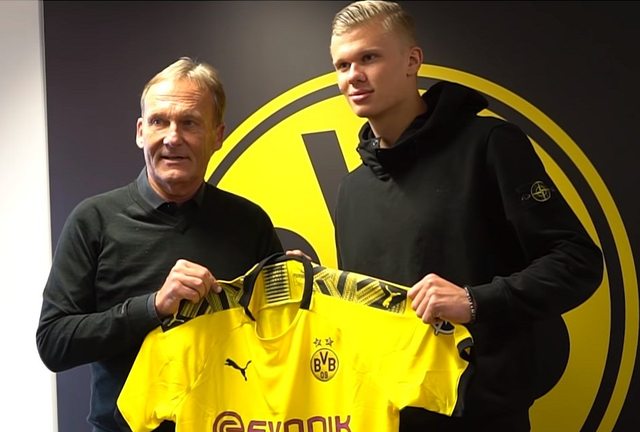 随着曼城1-2，利物浦0-3，英超最新争冠形势出炉：天助阿森纳得利（曼城1-2、利物浦0-3，英超争冠格局突变：阿森纳坐收渔利）