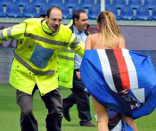 本-戴维斯：自己的未来无法控制，在捧杯时为孙兴慜感到骄傲（本-戴维斯：未来不由己，目睹孙兴慜捧杯倍感自豪）