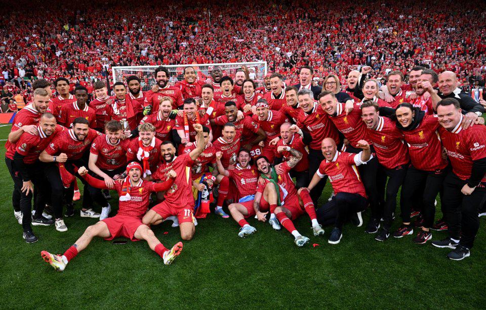 杜兰特生涯投进2223记三分，超越克劳福德升至历史第十二位（杜兰特生涯三分命中数达2223，超越克劳福德升至历史第12位）