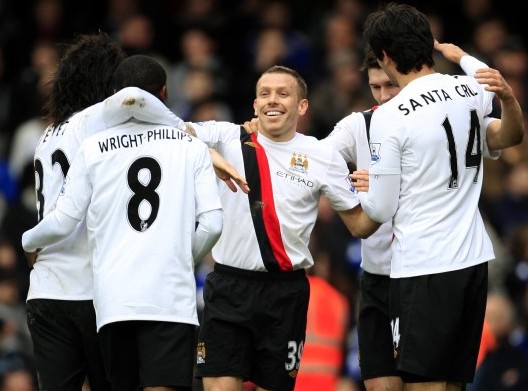 欧冠战报：孔德双响，克瑙夫破门，巴塞罗那2-1法兰克福（欧冠速递：孔德梅开二度，克瑙夫建功，巴萨2-1力克法兰克福）