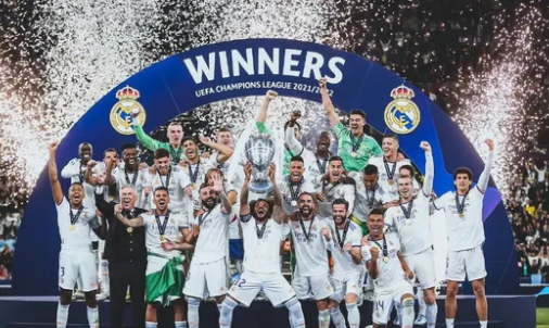 不留情面！东契奇战旧主怒砍35分5篮板11助攻（毫不手软！东契奇对阵旧主轰下35分5篮板11助攻）