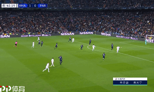 布莱顿球员三笘薰与日本战犯合影引发争议，俱乐部致歉未提菲律宾球迷，引发不满。