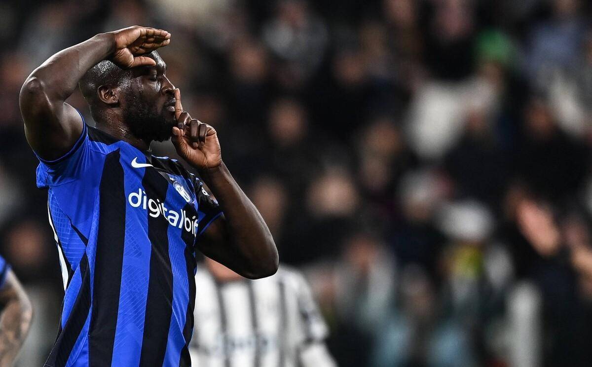 TA：多家豪门关注小将斯密特，阿尔克马尔对其估价约6000万欧（TA：多家豪门有意小将斯密特，阿尔克马尔要价约6000万欧元）